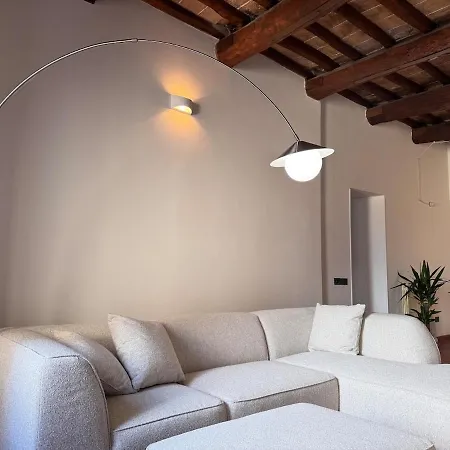 Apartamento Domus Floramonti In The Heart Of
